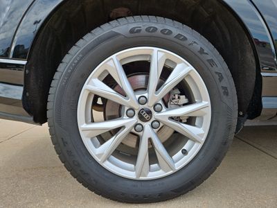2025 Audi Q3 — detail view
