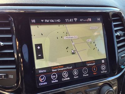 2020 Jeep Grand Cherokee — interior view