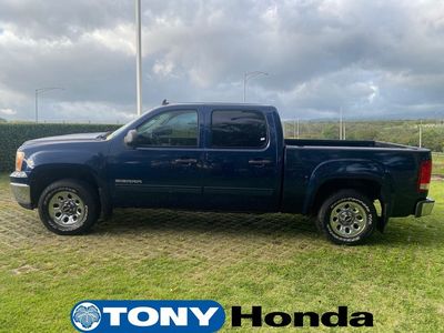 2011 GMC Sierra 1500 — interior view