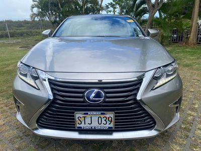 2016 Lexus ES — side profile view