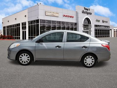 2014 Nissan Versa — detail view