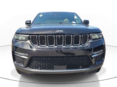 2024 Jeep Grand Cherokee — side profile view