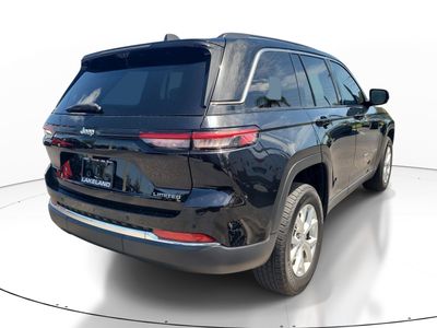 2024 Jeep Grand Cherokee — interior view