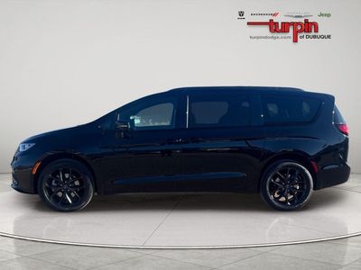 2026 Chrysler Pacifica — side profile view