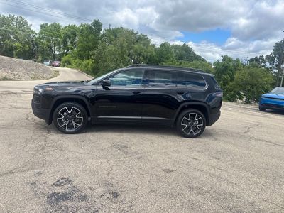 2026 Jeep Cherokee — side profile view