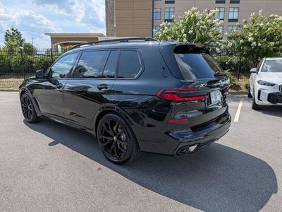 2027 BMW X7 — detail view