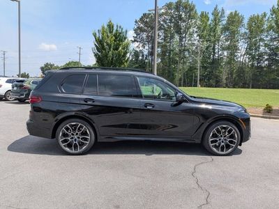 2027 BMW X7 — side profile view