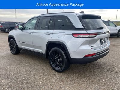 2024 Jeep Grand Cherokee — interior view