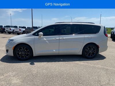 2019 Chrysler Pacifica — rear three-quarter view