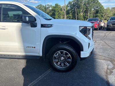 2024 GMC Sierra 1500 — detail view