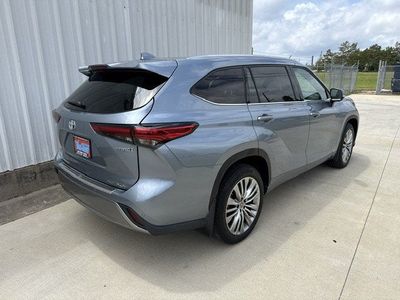2023 Toyota Highlander Hybrid — rear three-quarter view