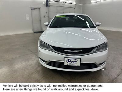 2015 Chrysler 200 — interior view