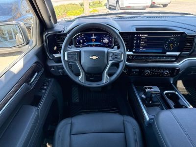2025 Chevrolet Silverado 1500 — photo 11 view