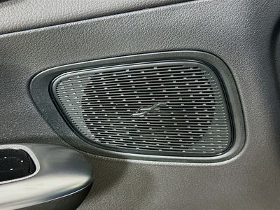 2025 Mercedes-Benz GLC - Photo 17