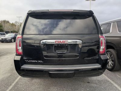 2018 GMC Yukon XL - Photo 2