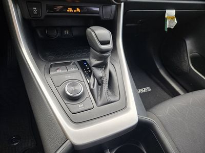 2024 Toyota RAV4 Hybrid - Photo 13