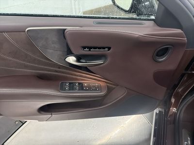 2018 Lexus LS - Photo 16