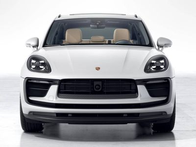 2026 Porsche Macan — photo 8 view