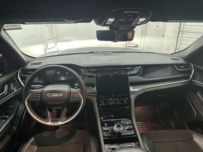 2023 Jeep Grand Cherokee - Photo 18