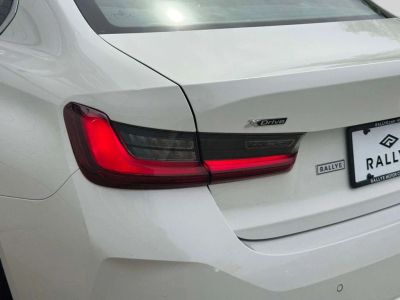 2025 BMW 3 Series - Photo 9