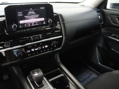 2022 Nissan Pathfinder FWD - Photo 16