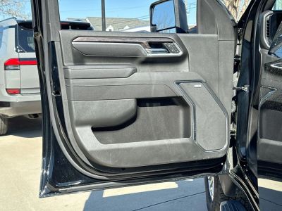 2025 Chevrolet Silverado 2500HD — photo 12 view