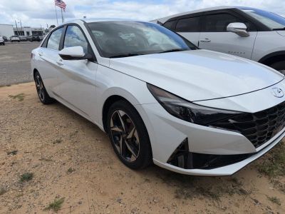2023 Hyundai Elantra Hybrid - Photo 4