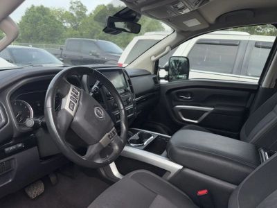 2023 Nissan Titan - Photo 10