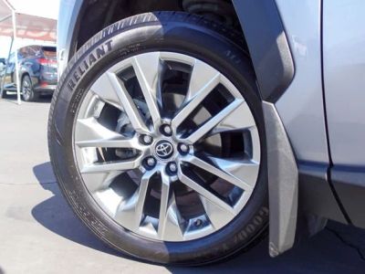 2019 Toyota RAV4 - Photo 13