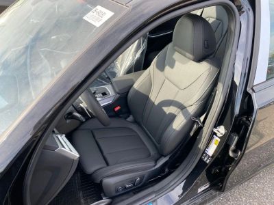 2026 BMW 3 Series — photo 11 view