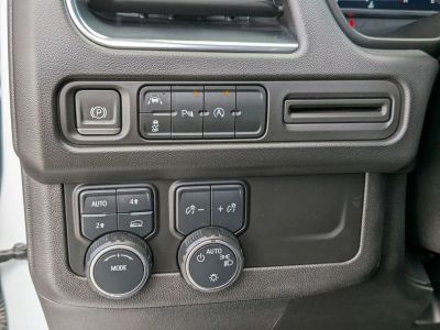 2023 Chevrolet Suburban - Photo 14