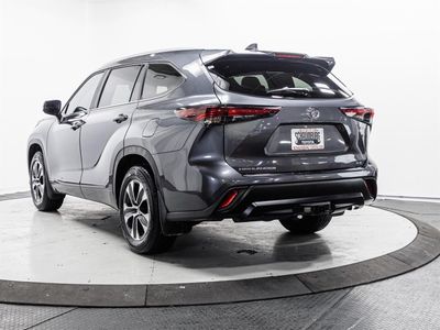 2025 Toyota Highlander Hybrid — photo 10 view