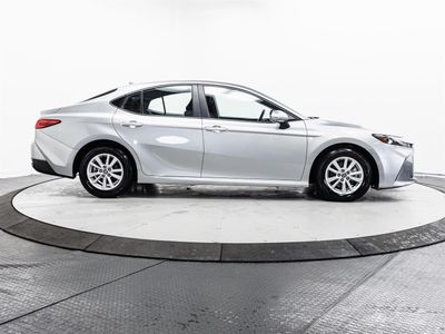 2025 Toyota Camry — photo 12 view