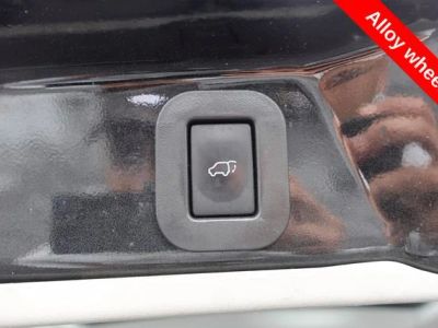 2017 Toyota Sienna - Photo 25