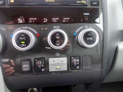 2008 Toyota Sequoia — photo 23 view