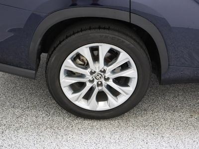 2022 Toyota Highlander FWD - Photo 6