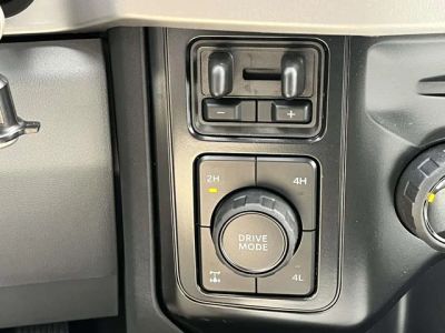 2025 Ford F-350SD - Photo 22