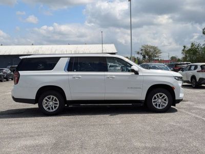 2023 Chevrolet Suburban - Photo 6