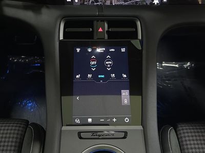 2025 Porsche Taycan Cross Turismo — photo 19 view