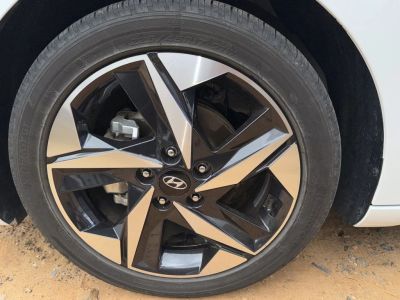 2023 Hyundai Elantra Hybrid - Photo 19