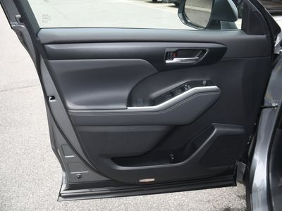 2026 Toyota Highlander Hybrid - Photo 5