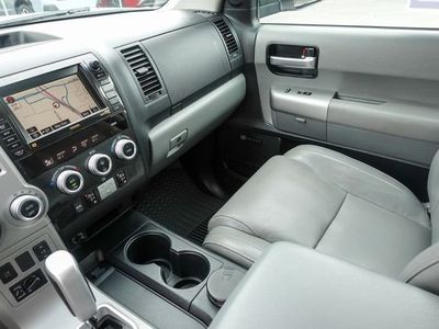 2008 Toyota Sequoia — photo 26 view
