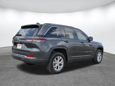 2022 Jeep Grand Cherokee - Photo 4