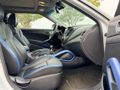 2013 Hyundai Veloster - Photo 14