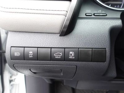 2022 Toyota Camry Hybrid - Photo 18