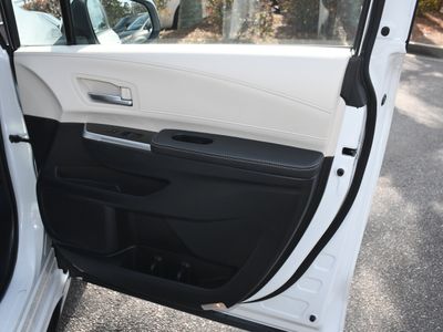 2025 Toyota Sienna — photo 21 view