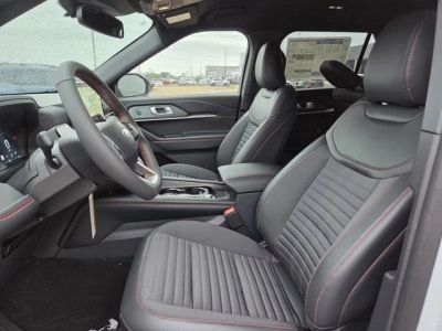 2026 Ford Explorer — photo 32 view