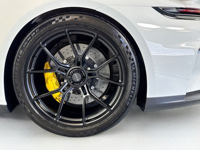 2026 Porsche 911 — photo 24 view