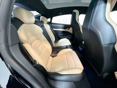 2020 Porsche Taycan — photo 23 view