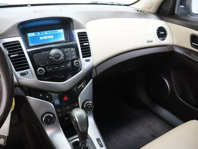 2011 Chevrolet Cruze FWD - Photo 16